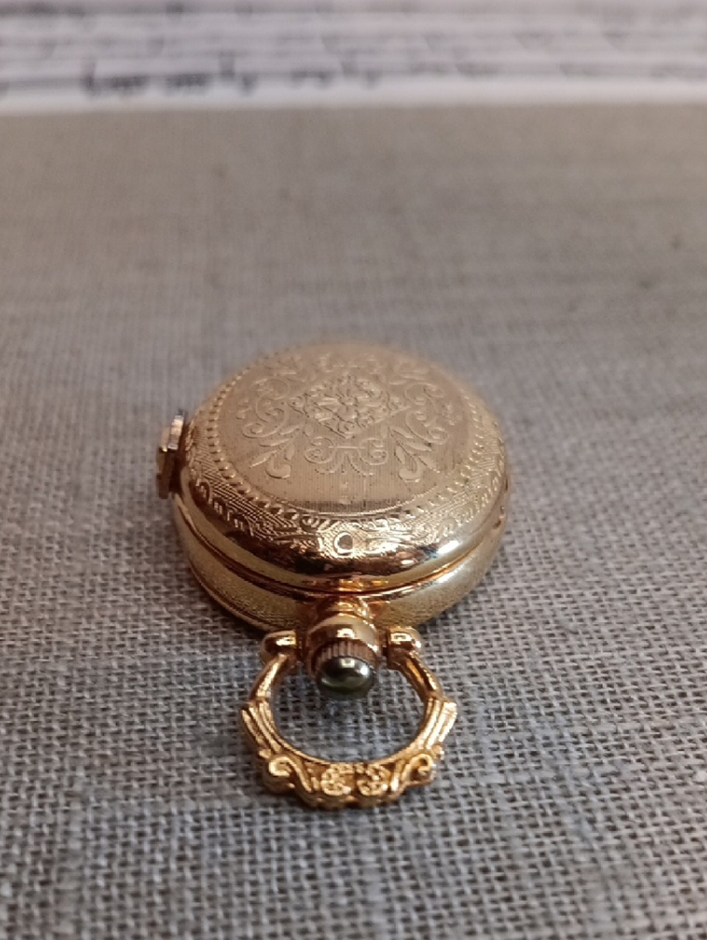 Gold Tone Pendant Watch Quartz Locket Style No Chain - Picture 5 of 7